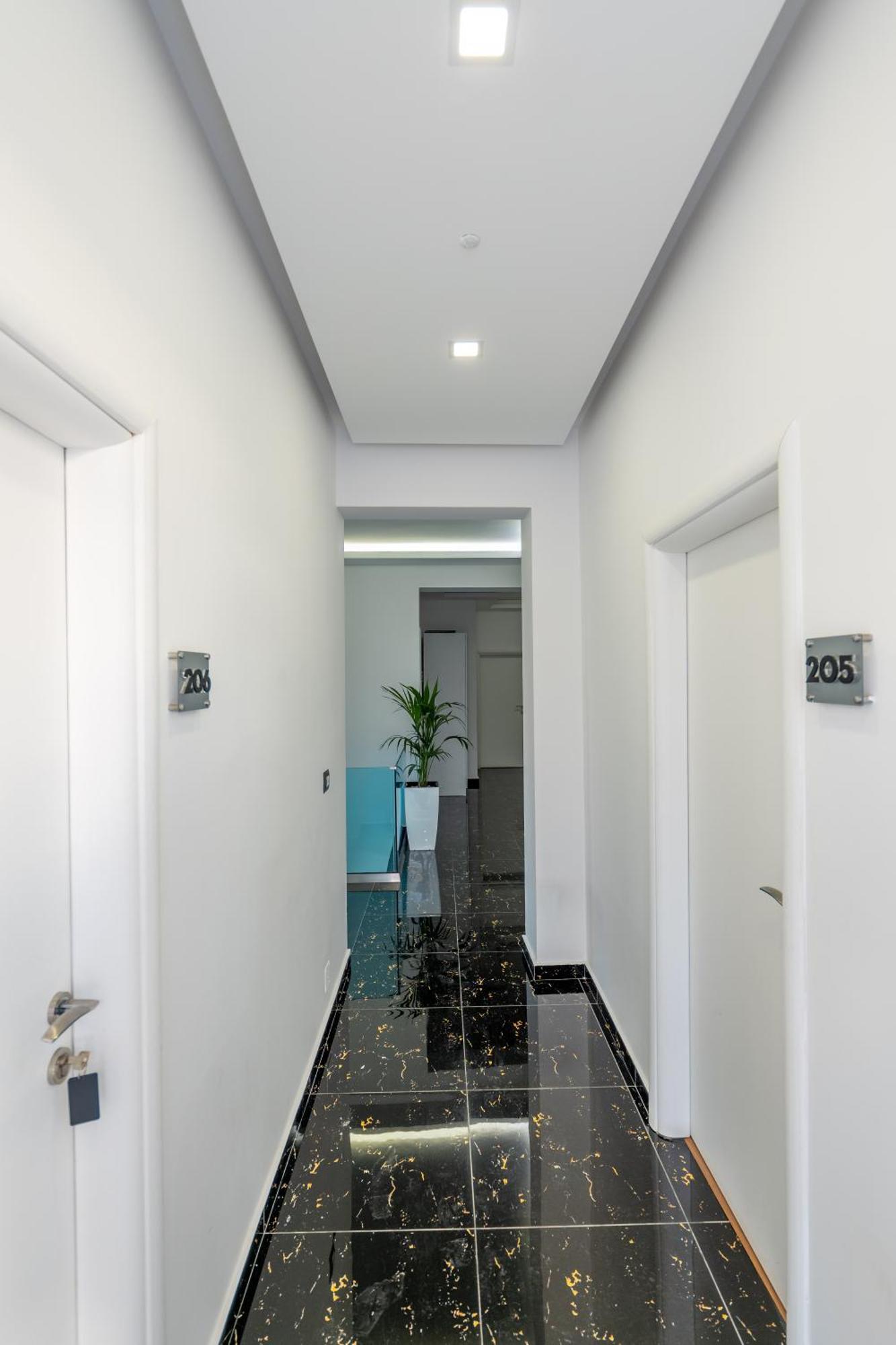 Hotel Myrtai - City Center ساراندا المظهر الخارجي الصورة