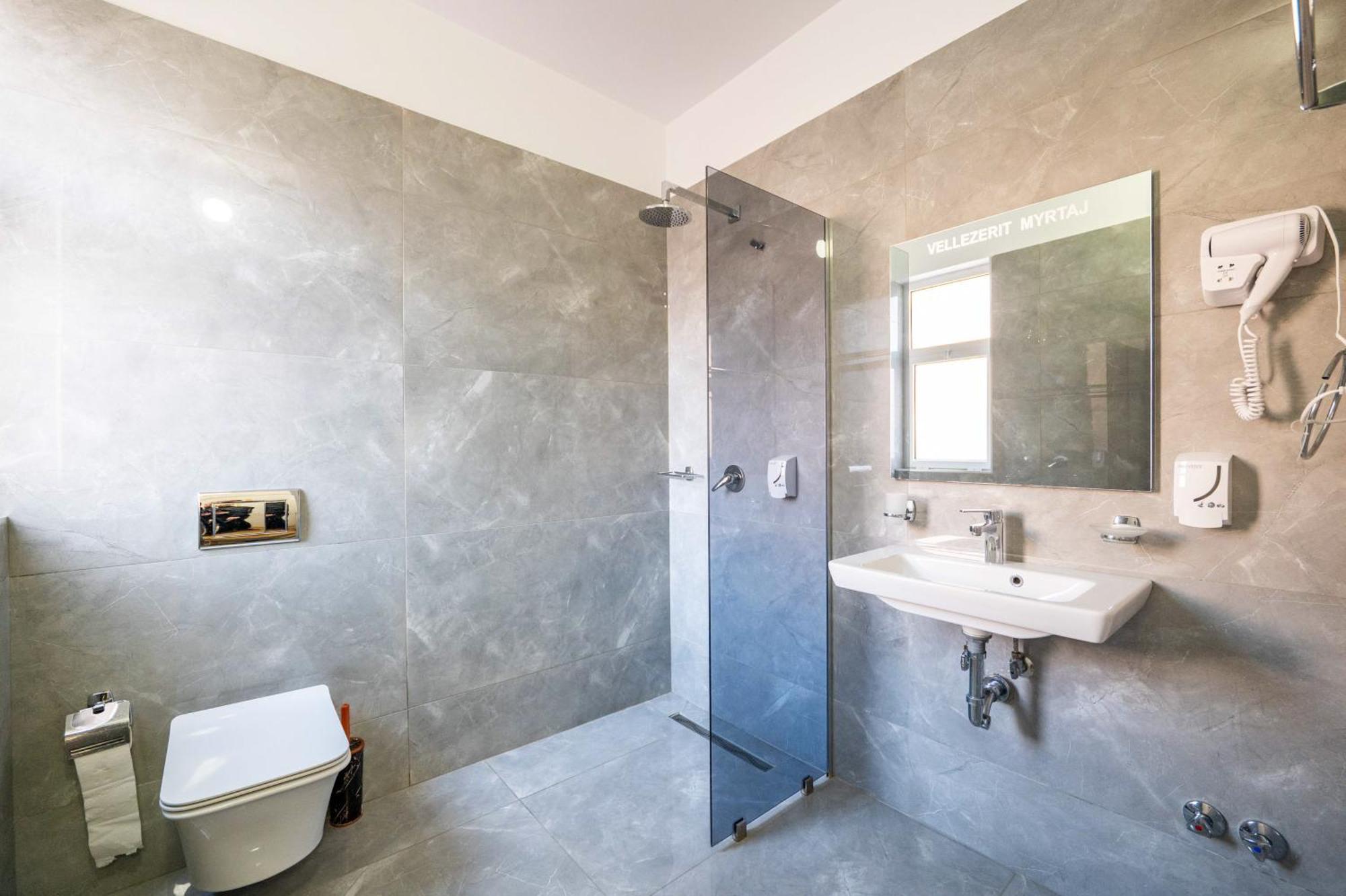 Hotel Myrtai - City Center ساراندا المظهر الخارجي الصورة